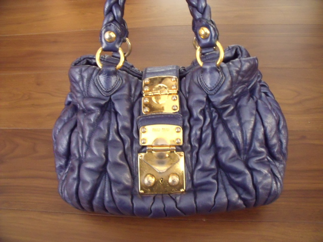 質店鑑定済み! $ 美品 $ 希少 ■ miumiu ■ ミュウミュウ ■ マテラッセ レザー製 ■ ハンドバッグ ■ メタリックブルー系■ 送料無料!!拍卖