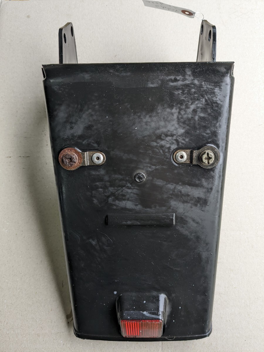 ホンダ HONDA VF400F インテグラ NC13 リア フェンダー 泥除け リフレクター 反射板 バック 純正拍卖