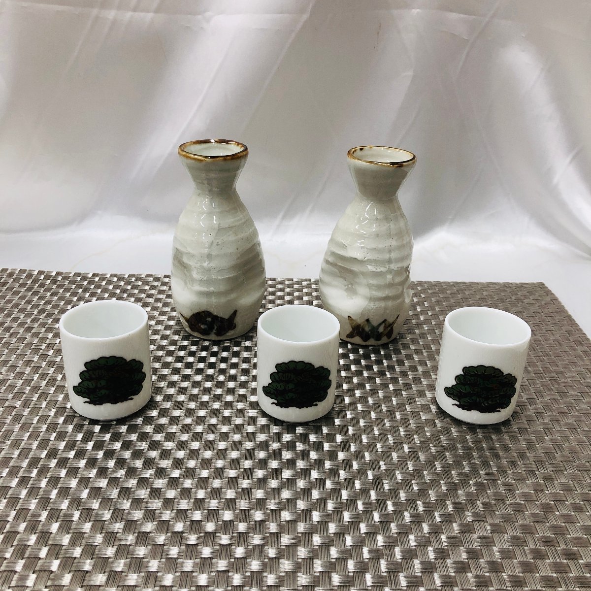【中古品/KSH】陶器 お猪口3客 徳利2客 酒器セット 黒松 白鹿 アルコールツール 食器 RS0301/0000拍卖