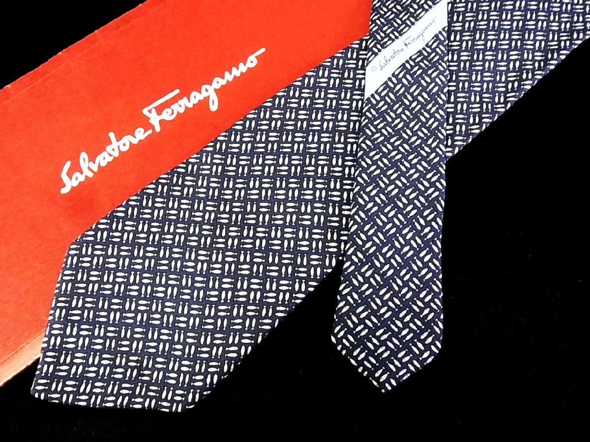 ♪今週の特売980円~♪1736♪良品【Ferragamo】フェラガモ【魚 フィッシュ 柄】ネクタイ♪拍卖