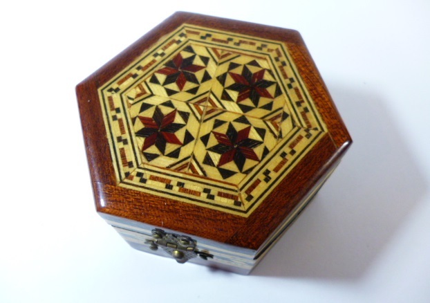 ξ スペイン タラセア 小箱 小物入れ ξ 鏡 アクセサリー ケース 木 象嵌 グラナダ 寄木細工拍卖