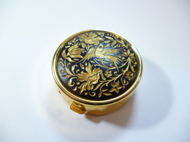 δ 純金象嵌 スペイントレド ダマスキナード ピルケース δ Damasquinad 象嵌 小物入れ スペイン トレド SPAIN拍卖