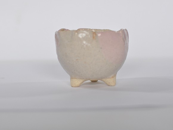 盆栽鉢 3号 手ひねりの小丸三足 白桃 山野草 3号 鉢 陶器拍卖