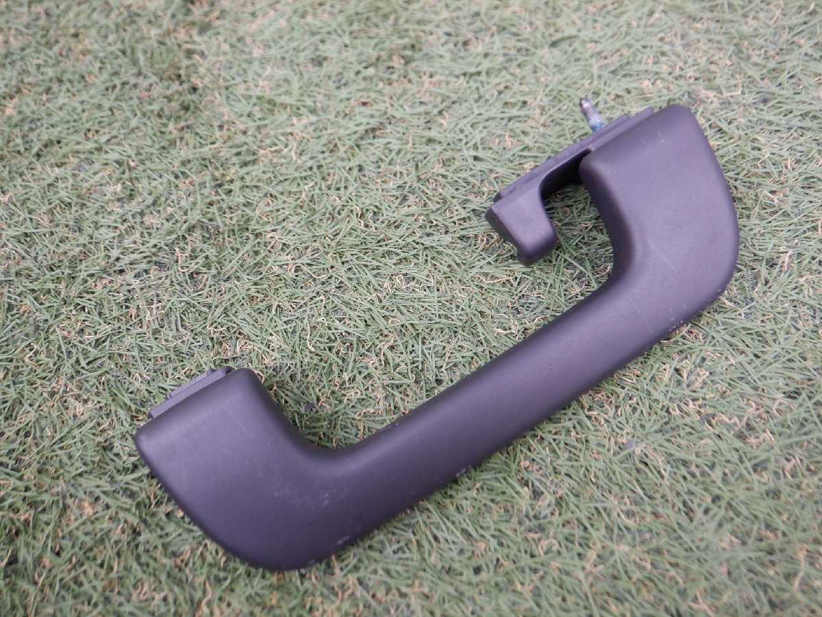 アウディ純正 ABA-4HDDTF S8 S8プラス H29/8 右ハンドル アシストグリップ 取っ手 グリップ ハンドル リア 4H0857607B A8など拍卖