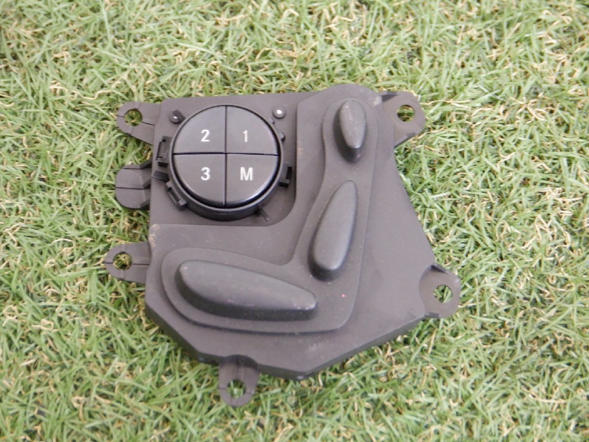 ベンツ純正 W211 Eクラス E250 2008年 シートスイッチ 操作スイッチ 操作ボタン 2118207879 m-23-2-547拍卖