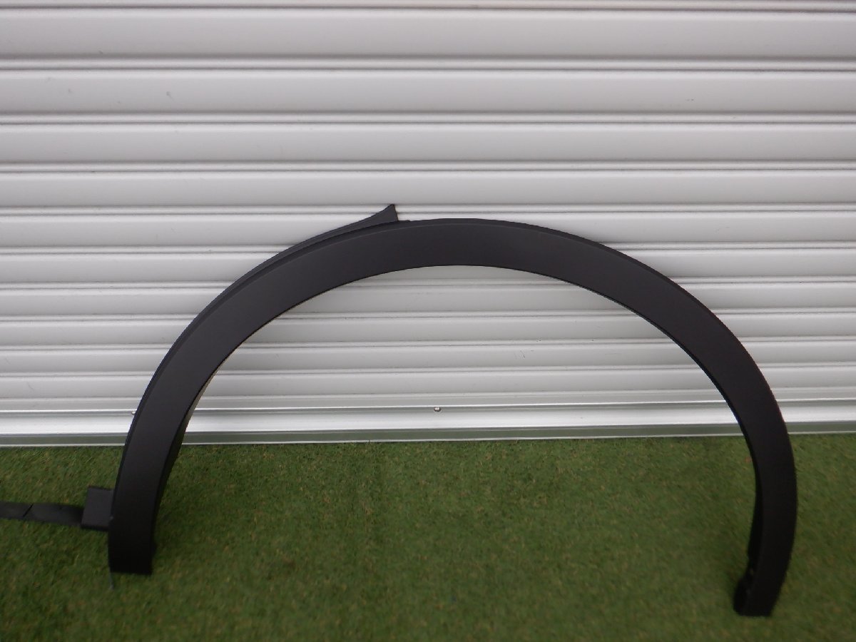 新車外し トヨタ純正 AZSH35 TZSH35 クラウン クロスオーバー リア 左側 フェンダーモール トリム 75606-30210 m-23-3-613拍卖