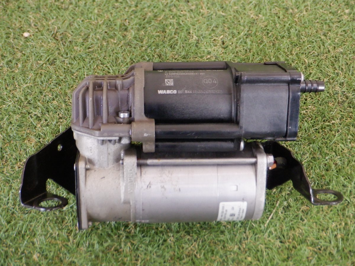 ベンツ純正 W213 Eクラス X253 GLCクラス W205 Cクラス C238 エアサス コンプレッサー エアサスポンプ A2053200104 m-23-3-676拍卖