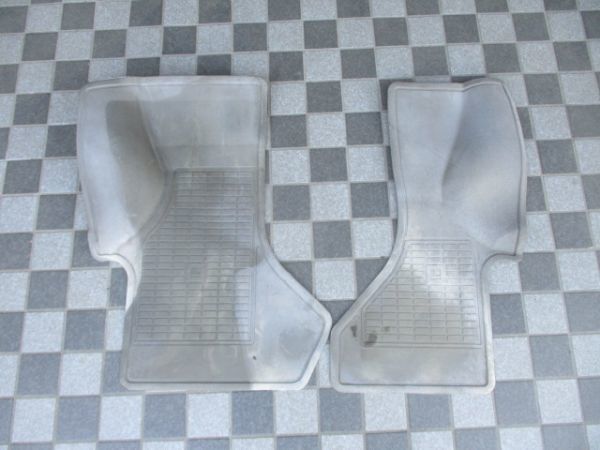 ■シボレー アストロ フロント フロアマット 左右 中古 15972369 15972370 部品取あり ゴムマット ラバーマット GM ヤナセ GMC サファリ ■拍卖