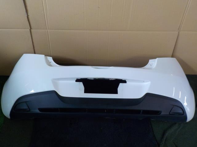 デミオ DE3FS リアバンパー A4D/白【個人宅宛発送不可】拍卖