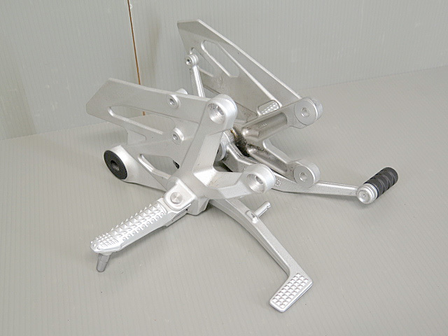 BMW S1000R 純正 ステップ 左右セット 8542075 8542076 (230203DJ0159)拍卖