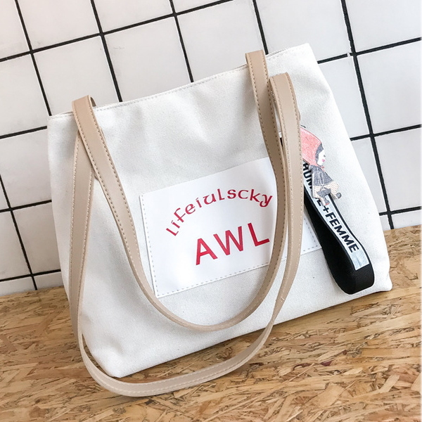 キャンパス ロゴトートバッグ チャーム付 ホワイト拍卖