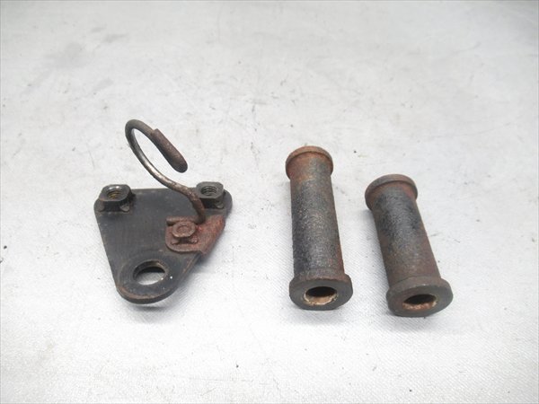 F1R5-0220 カワサキ エリミネーター250V エンジンハンガー マウント 純正品 【VN250A-015~ 動画有】拍卖