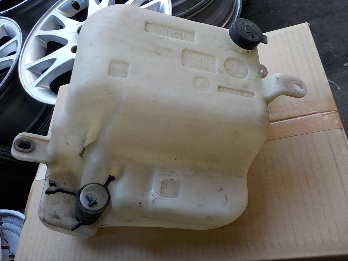 アルファロメオ 916 GTV Spider コンバーチブル ウォッシャータンク拍卖