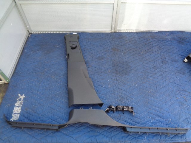 アウディ Q7 SLine 4LBHKS 純正 Bピラー ステップトリム 付き 左 送料はシステム上 無料 と表示されますが西濃着払い発送です。拍卖