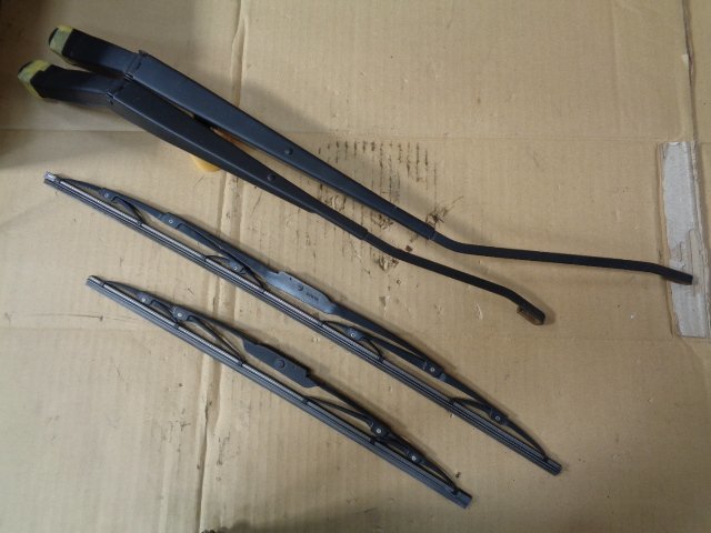 【送料無料】ADバン VAY12 純正 フロントワイパー 左右拍卖