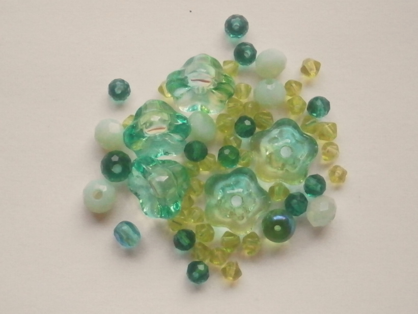 ガラスビーズ★タイニーフラワー★グリーン系★a拍卖