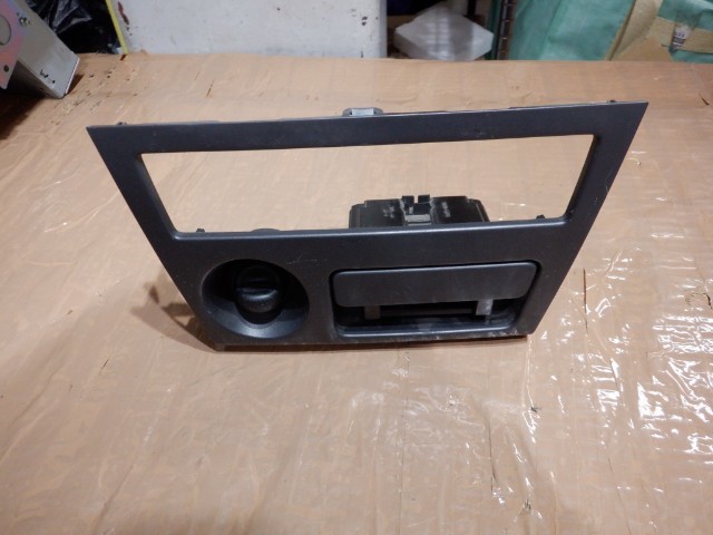 M402S COO / QNC20 bB 純正 灰皿トリム 41805/A3拍卖