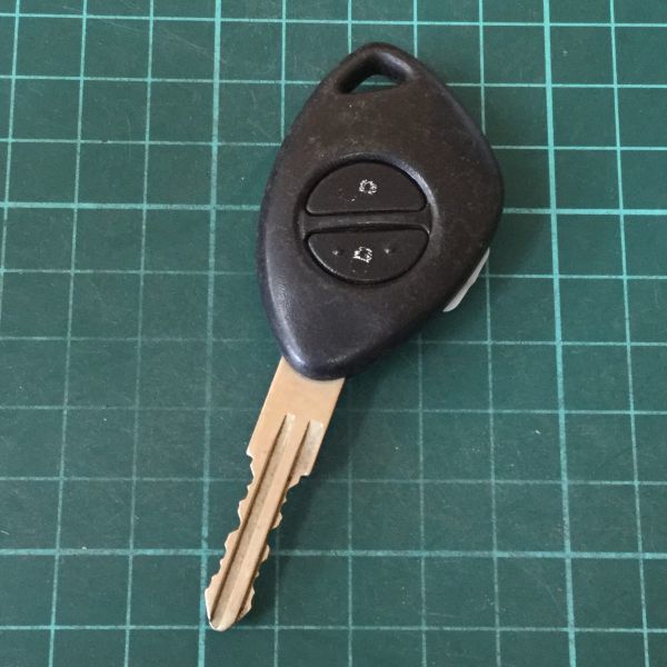 SB3087送185円 希少 スバル 純正 リモコン キーレス プレオ ヴィヴィオ サンバー等 2B 2ボタン 黒 ブラック 青 ブルー拍卖