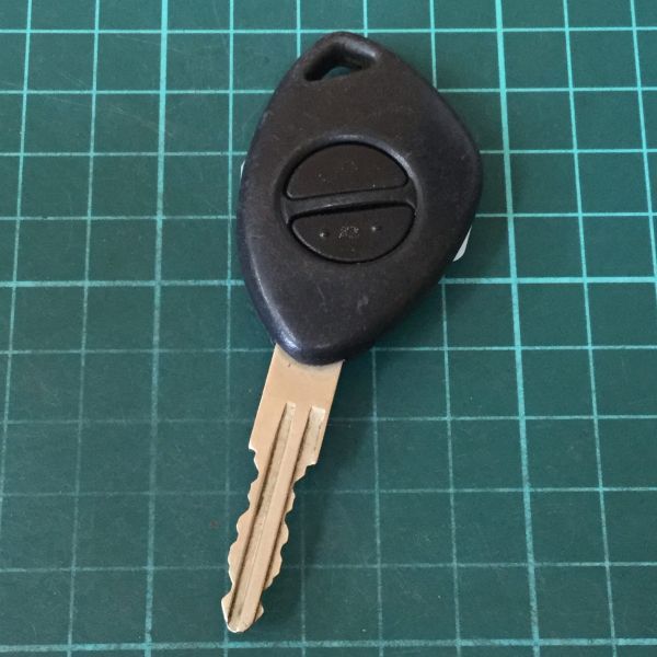 SB3219送185円 希少 スバル 純正 リモコン キーレス プレオ ヴィヴィオ サンバー等 2B 2ボタン 黒 ブラック 青 ブルー拍卖