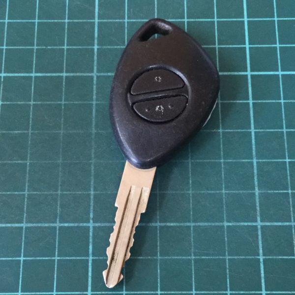 SB3189送185円 希少 スバル 純正 リモコン キーレス プレオ ヴィヴィオ サンバー等 2B 2ボタン 黒 ブラック 青 ブルー拍卖