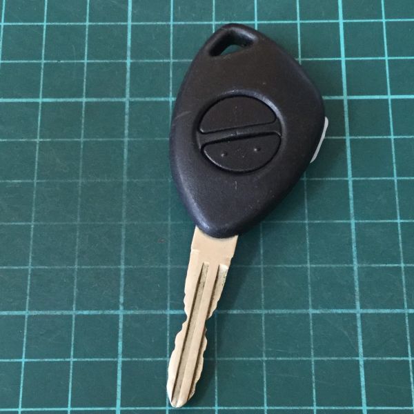 SB3183送185円 希少 スバル 純正 リモコン キーレス プレオ ヴィヴィオ サンバー等 2B 2ボタン 黒 ブラック 青 ブルー拍卖