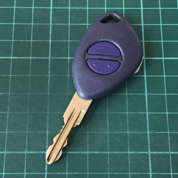 SB3283送185円 希少 スバル 純正 リモコン キーレス プレオ ヴィヴィオ サンバー等 2B 2ボタン 黒 ブラック 青 ブルー拍卖