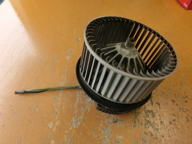 ボルボ V50 ブロア モーター 平成24年 CBA-MB4204S ヒーター ファン 502725-2484 2.0クラシック 15万km 2012y 拍卖