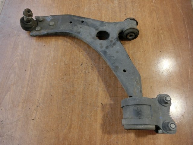 ボルボ V50 左 ロア アーム 平成24年 CBA-MB4204S フロント 2.0クラシック 15万km 2012y ii 拍卖