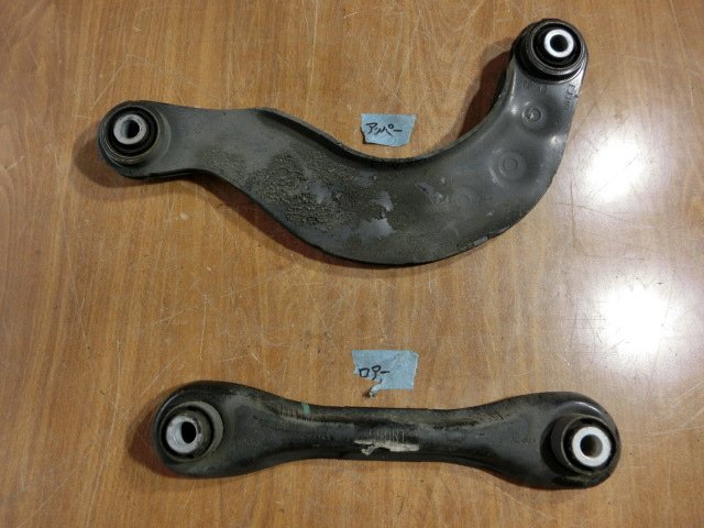 ボルボ V50 右 アッパー アーム 平成24年 CBA-MB4204S リア ロア アーム リンク 2.0クラシック 15万km 2012y ii 拍卖