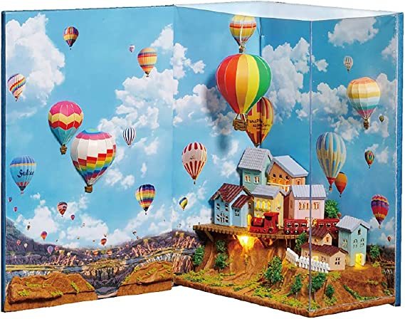 moin moin ミニチュア手作りキットセット本の中の小さな町気球 崖の上の色とりどりの街 小型 本型 ブック | LEDライト付属拍卖