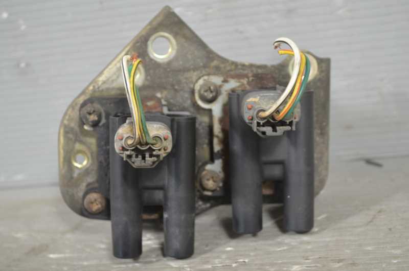 サンバー 前期(TV1 TV2) 純正 破損無 取付OK 動作保証 イグニッションコイル / 22433KA581 k069898拍卖