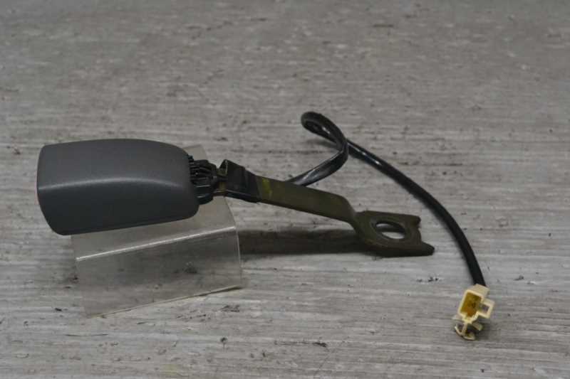 ムーヴ カスタム 後期(L350S L360S) 純正 破損無 取付OK 動作保証 フロント 運転席 シートベルトキャッチ 右 / 73230-B2070-S7 k069665拍卖