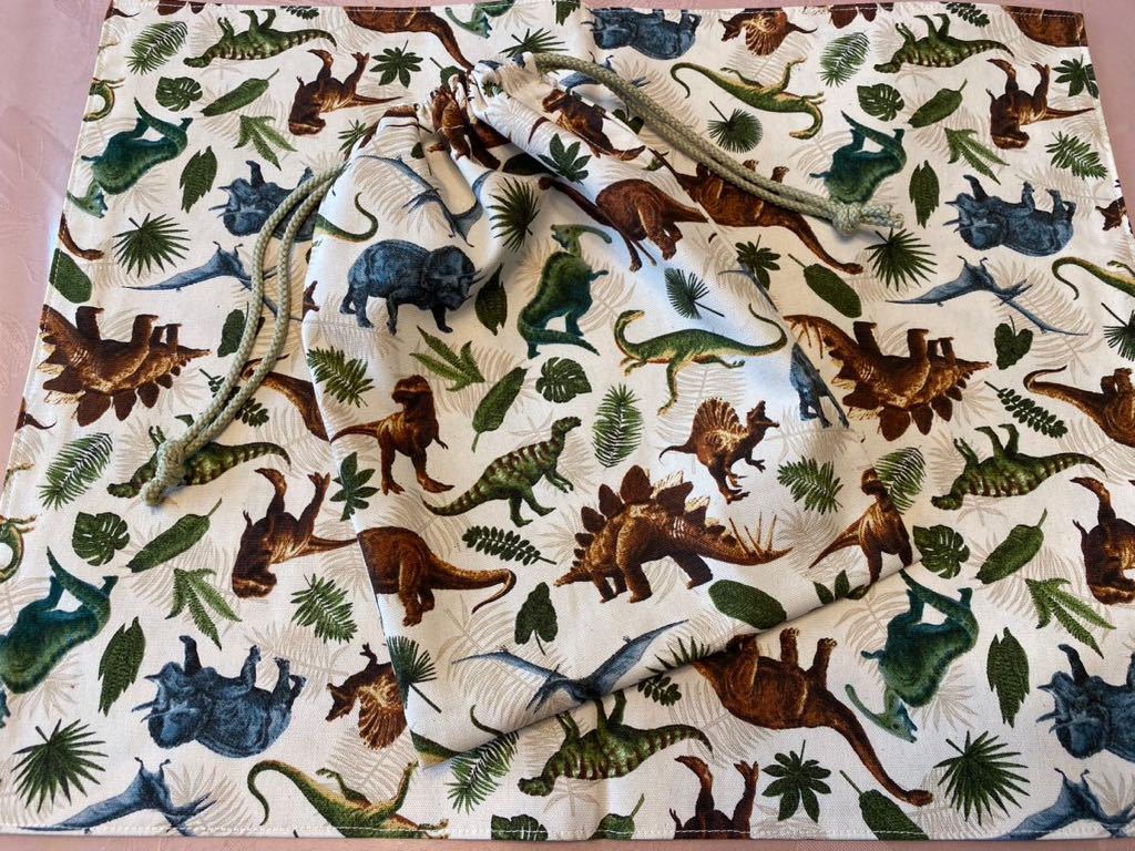 No.347 裏付ランチョンマット&巾着 ハンドメイド 35x45 恐竜柄 生成り拍卖