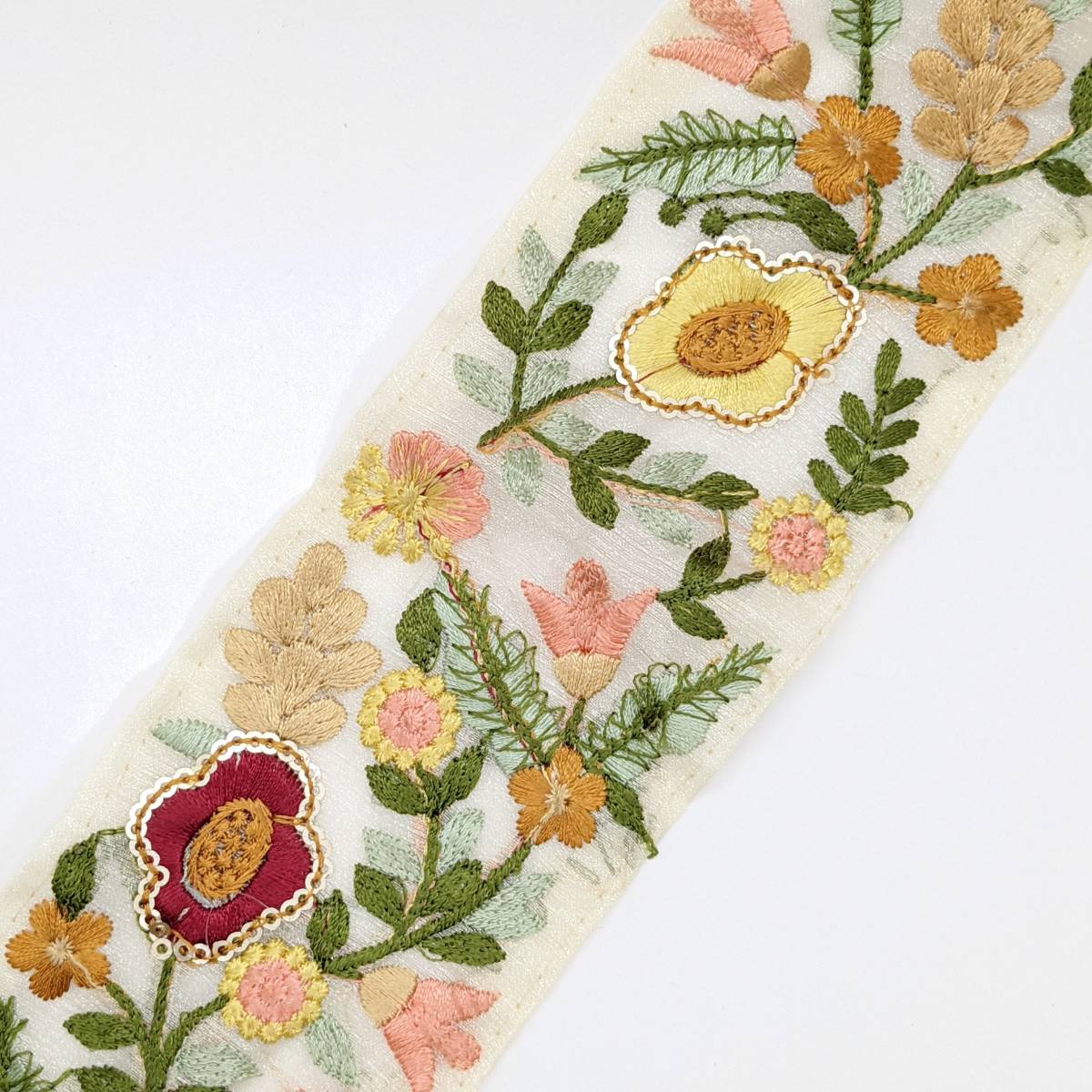 インド刺繍リボン オフホワイト 約68mm CR002拍卖