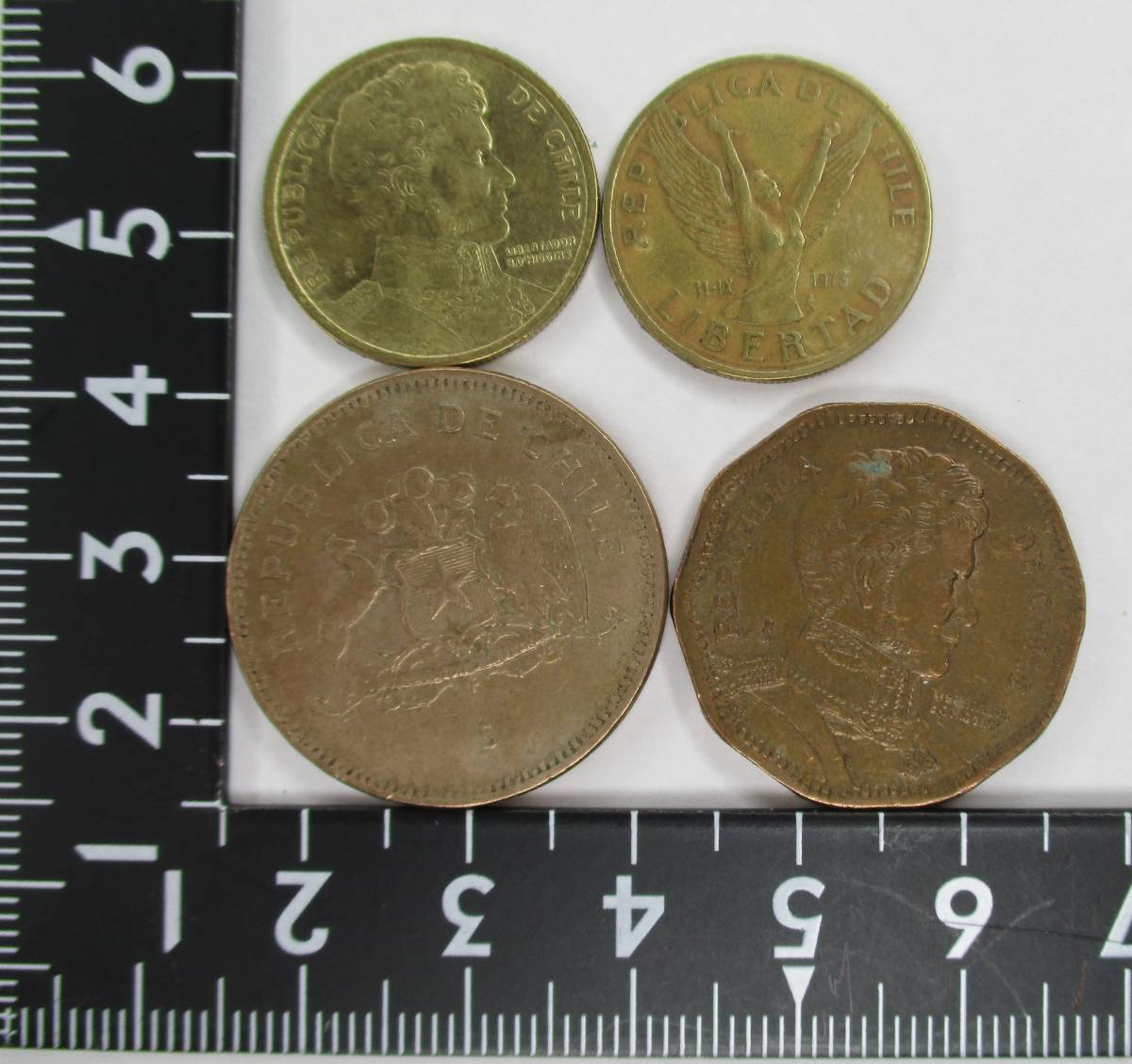 M-687 チリ 1999 100ペソ1枚 1999 50ペソ1枚 1981,2003 10ペソ2枚 合計4枚拍卖