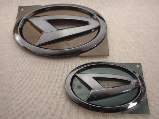 7トレジャー 【 ダイハツ タント カスタム DAIHATS TANTO CUSTOM LA600S・LA610S 】 プラチナ ブラック エンブレム フロント&リア 2点拍卖