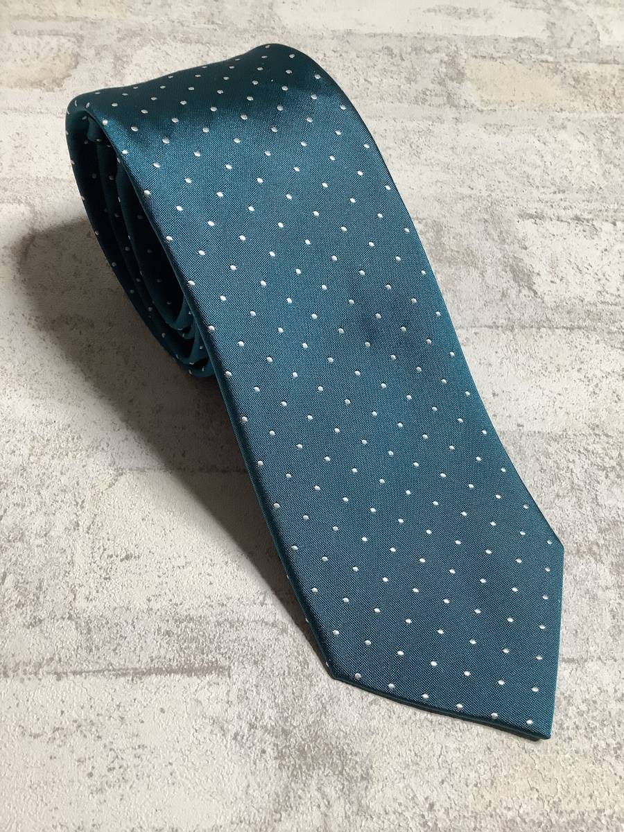 新品未使用 ★  シルク100%  明るいグリーン水玉柄 参考上代3,900〜4,900円 お買い得サービス拍卖