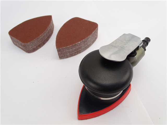 売り切り 未使用 三角形!70X900mmエアーオービタルサンダー 非吸塵式 空気圧調整式 軽量710gハンディタイプ #400 サンドペーパー50枚付拍卖