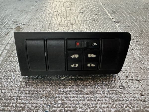 ホンダ HONDA ステップワゴン RG1 純正 ★部品取り車 ばら売り★ 両側 パワー スライド ドア スイッチ SLJ-J110-M1 77240-SLJ-00 No.1255拍卖