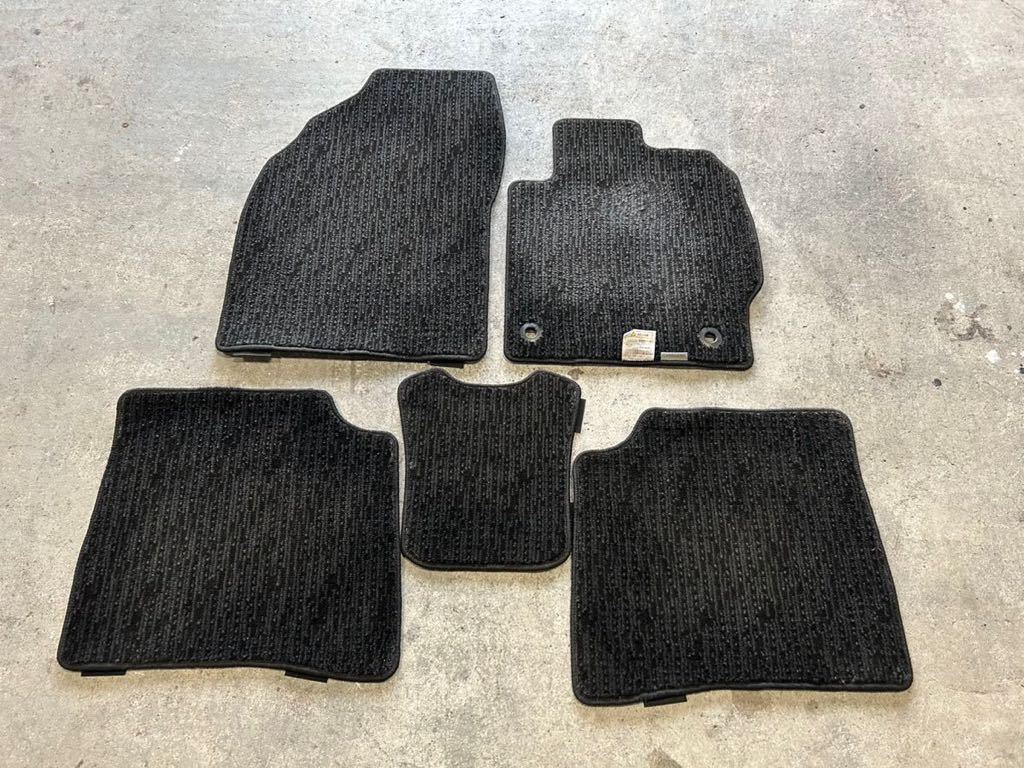 30プリウス 後期用フロアマット拍卖