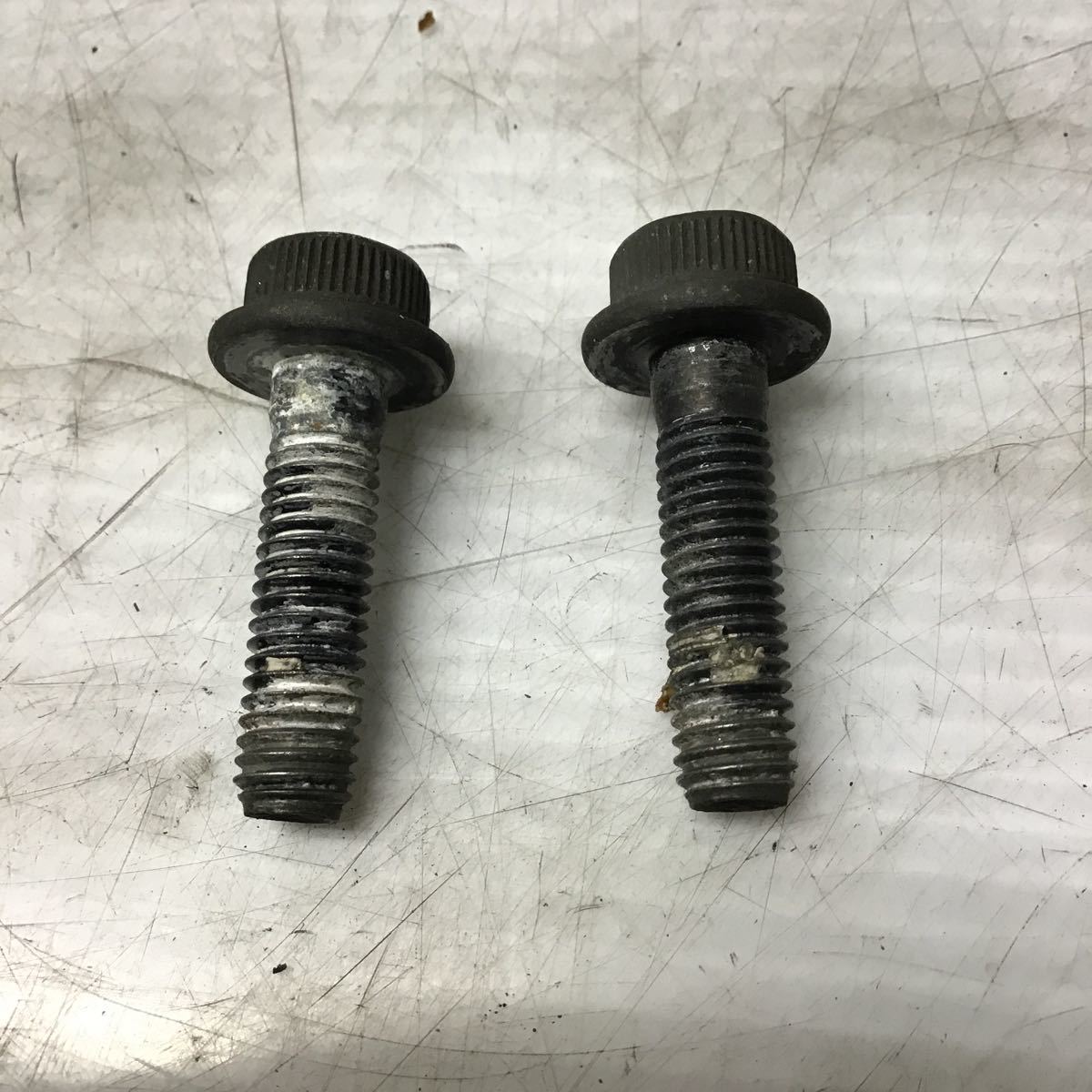 F46-40 スズキ アドレスV125S CF4MA フロントブレーキキャリパー ボルト 純正部品拍卖