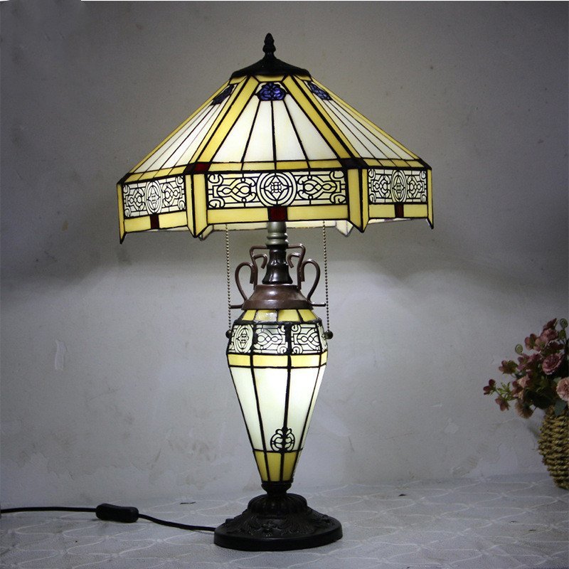 「81SHOP」芸術品◆独特◆ステンドランプ ステンドグラス アンティーク レトロな雰囲気がおしゃれ 照明 ティファニー デスクライト装飾拍卖