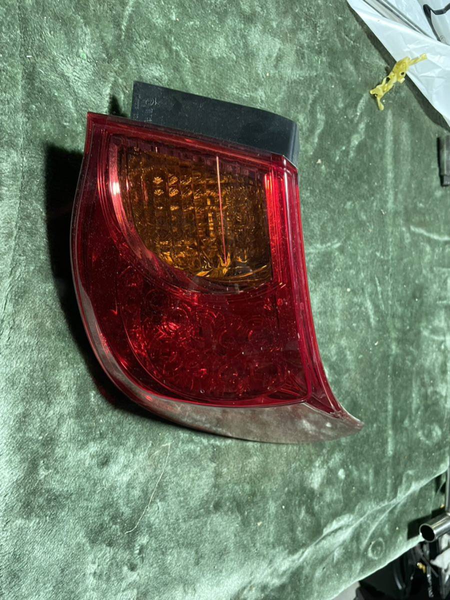 130 マークX リア 右 テール ライト拍卖