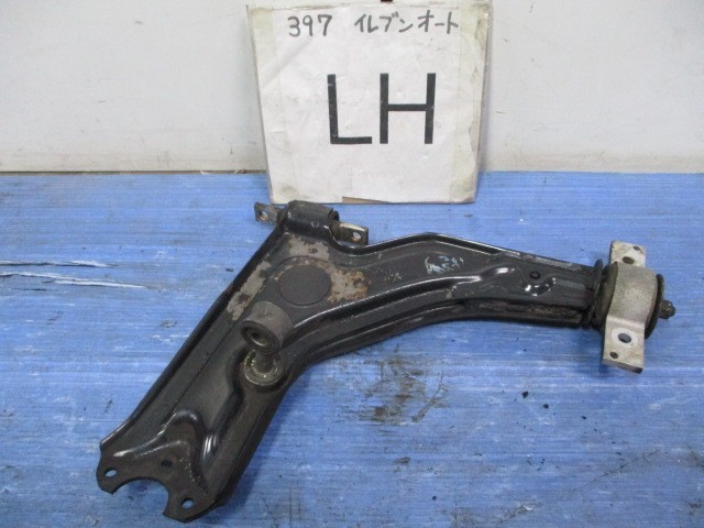 ランチアテーマ 3.0 V6 LS E-A834F6 フロント左ロアアーム拍卖