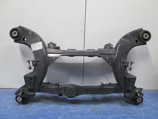 クライスラー 300C リア メンバー ★*個人宅配送不可*拍卖