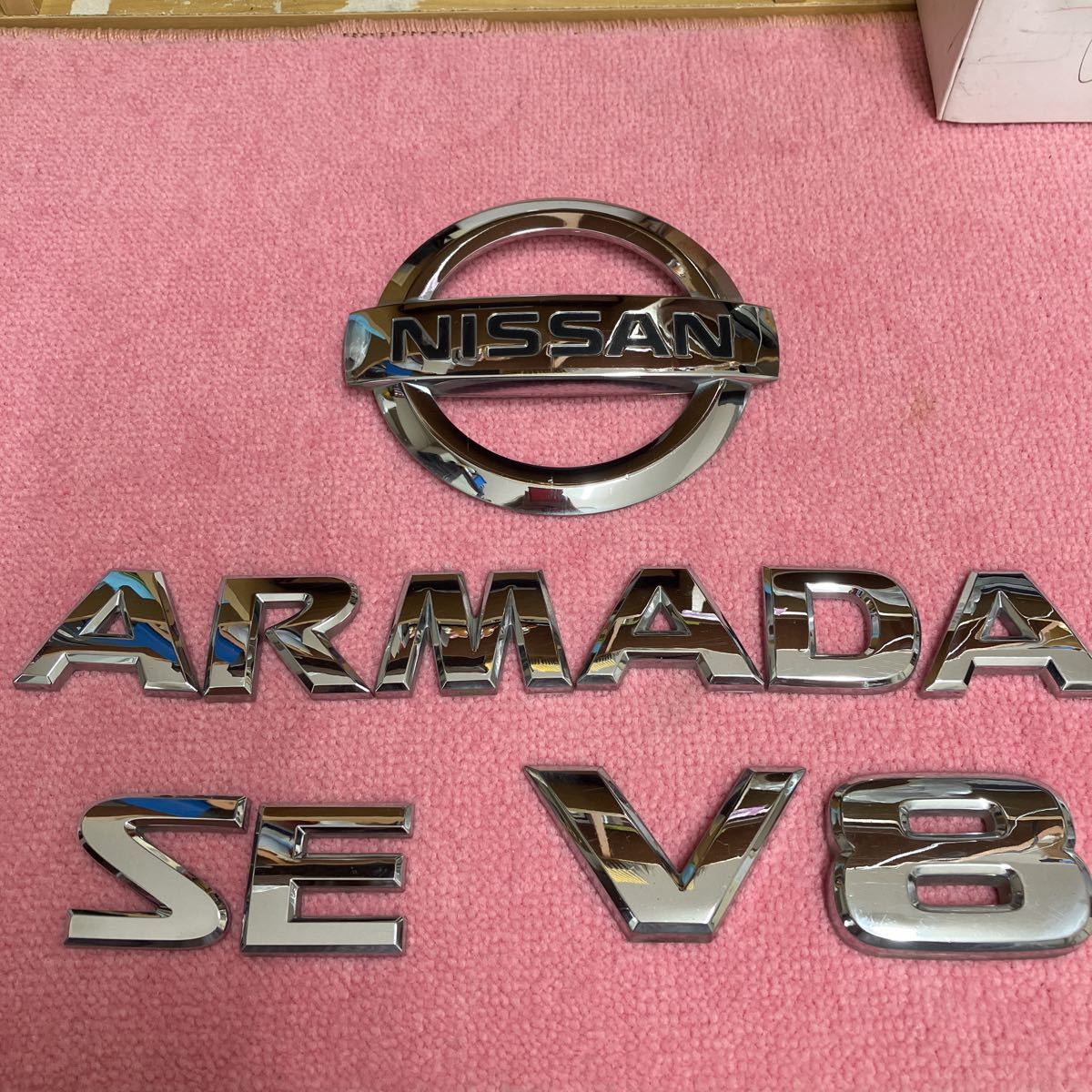 L30208 日産 アルマダ エンブレム★ ARMADA SE V8 エンブレム★拍卖