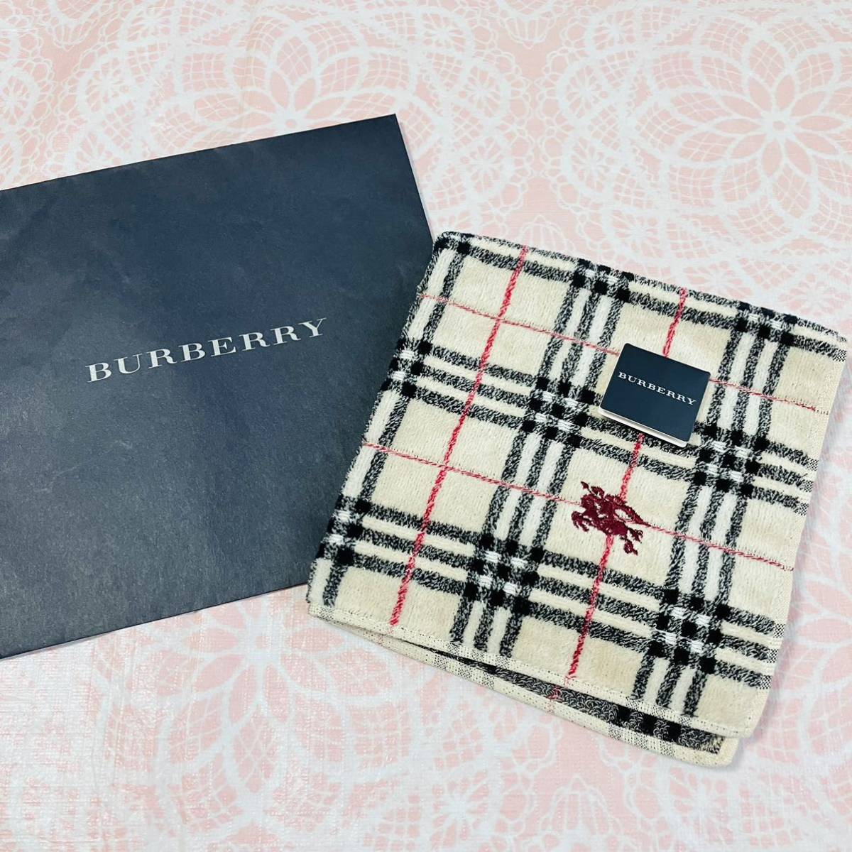 【人気柄】新品/BURBERRY/タオルハンカチ/正規品/綿100%/未使用/即決あり/匿名発送/バーバリー/ノバチェック/ベロア/定番柄/タグ付き/袋付拍卖