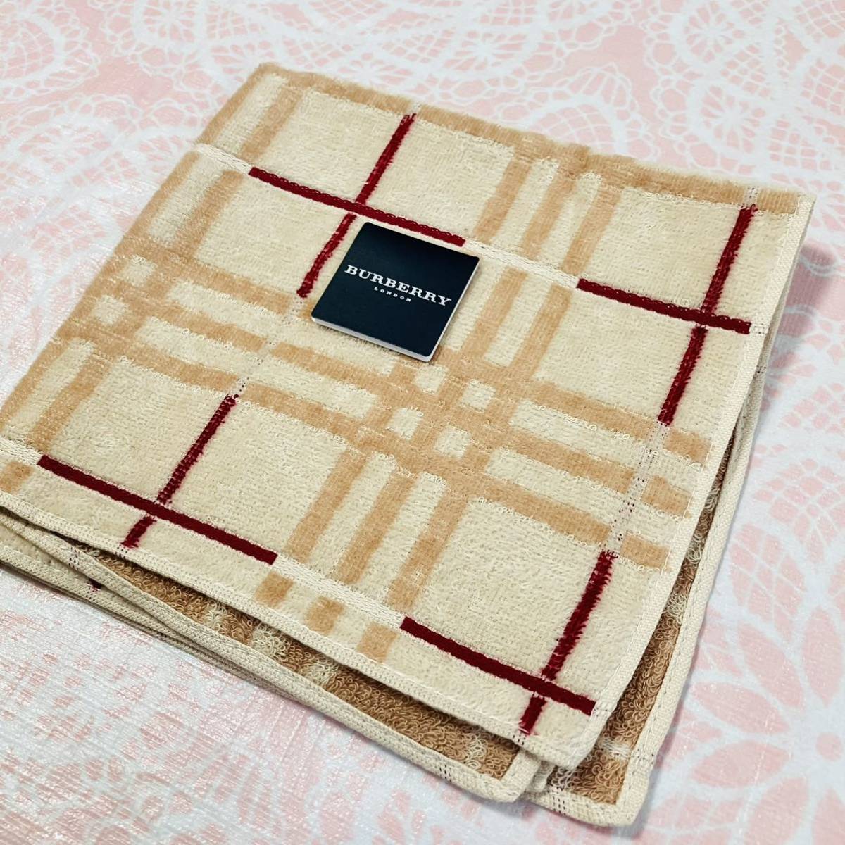 【ベロア】新品/BURBERRY/タオルハンカチ/正規品/綿100%/未使用/即決あり/匿名発送/バーバリー/ノバチェック/人気/定番柄/タグ付き/2拍卖