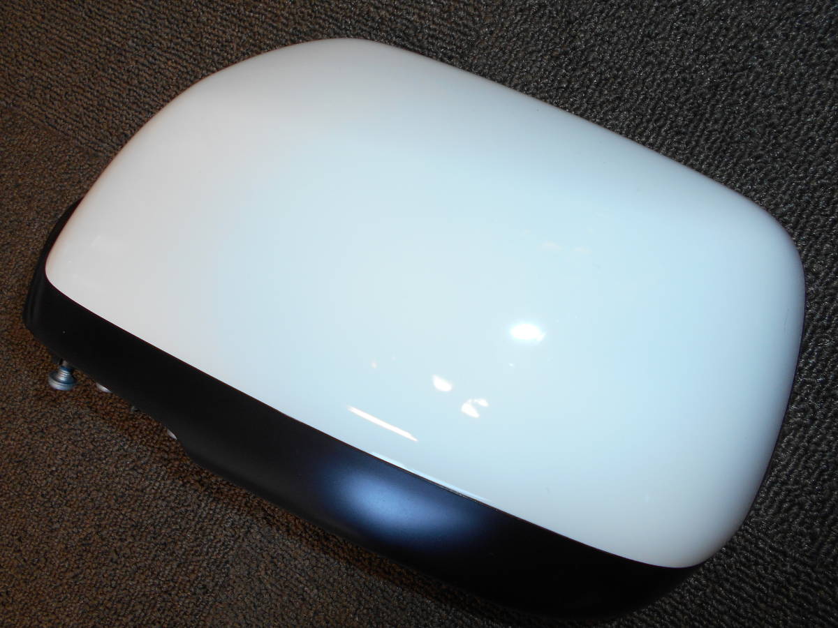 #138 bBサイドミラー ドアミラーカバー 白系 左 7830拍卖