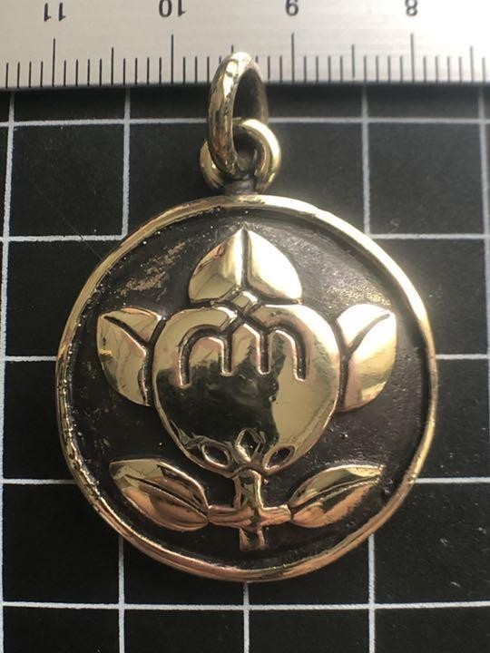 真鍮製★家紋ペンダント ★キーホルダー★丸に橘★中サイズ拍卖